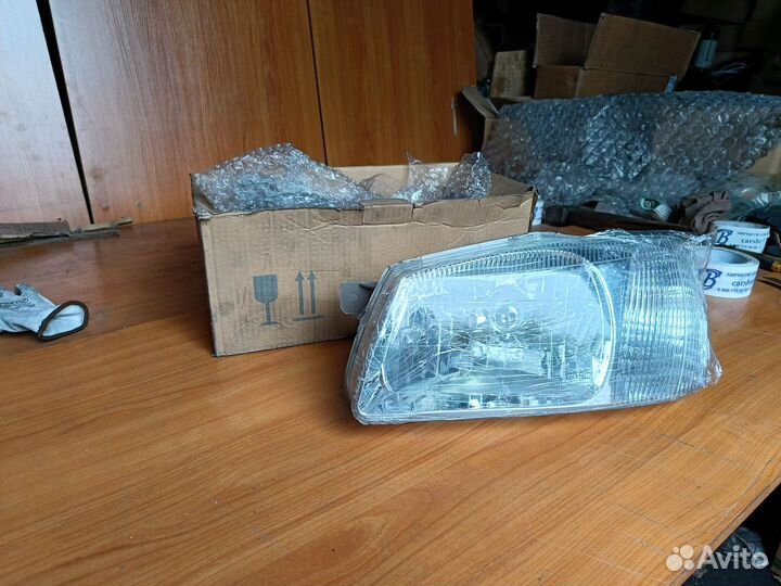 Фара Hyundai Accent левая
