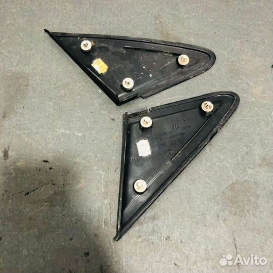 Заглушка крыла правая Ford Focus 2005-2008