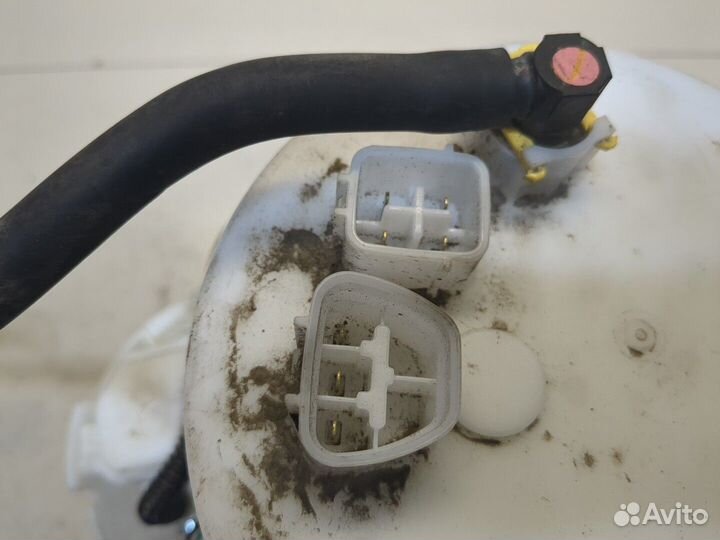 Насос топливный электрический Toyota Camry XV70, 2