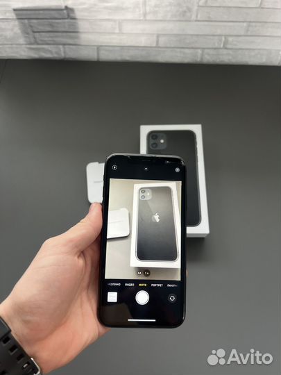 iPhone 11, 64 ГБ