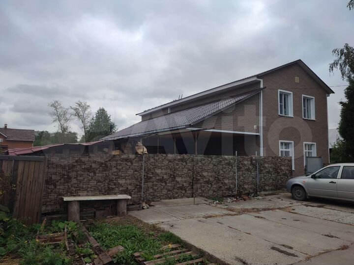 Дом 200 м² на участке 20 сот.