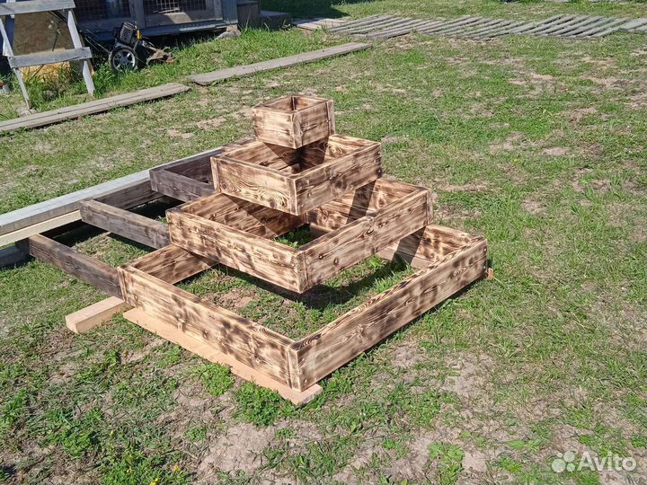 Клумба многоярусная