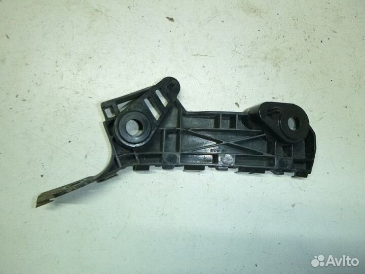 Направляющая переднего бампера правая mazda (GL) 2