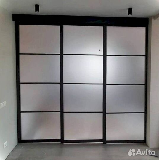 Стеклянная перегородка