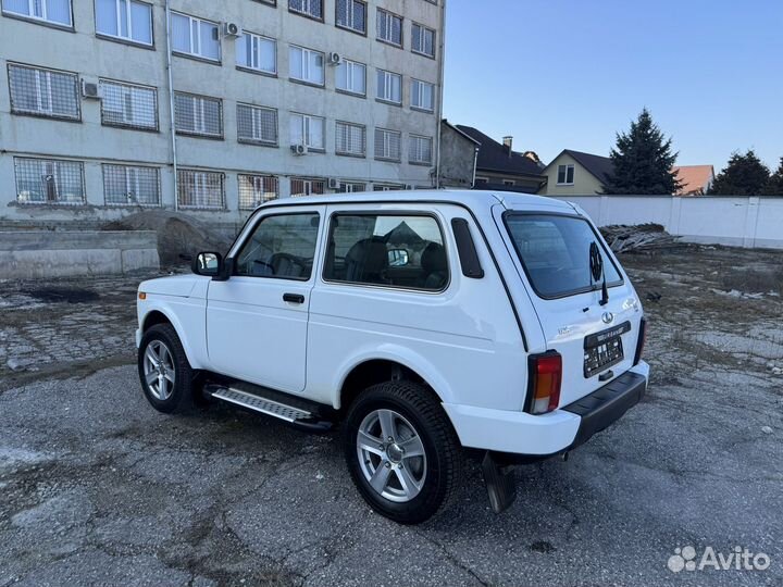 LADA 4x4 (Нива) 1.7 МТ, 2015, 175 000 км