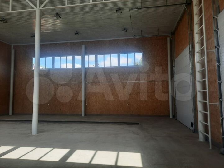 Гараж, > 30 м²
