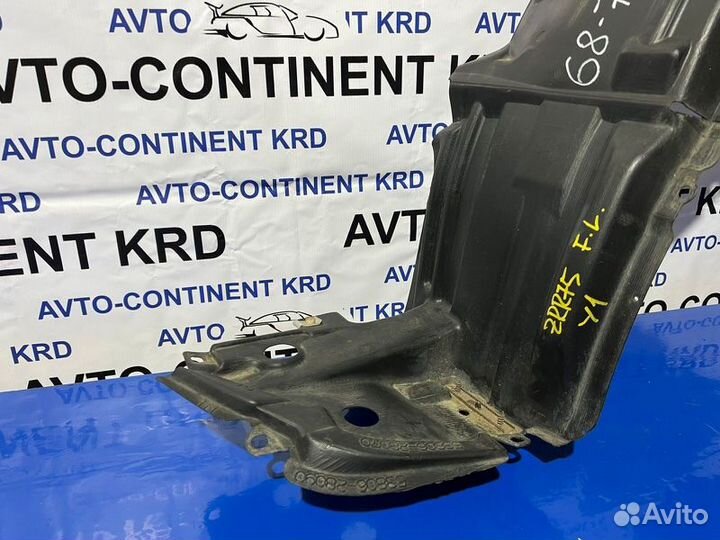 Подкрылок передний левый Toyota Voxy ZRR75 3ZR