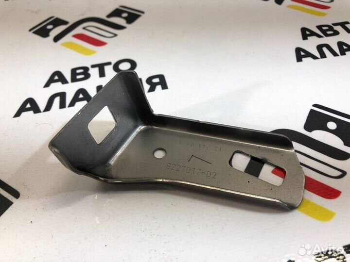 Кронштейн левый Bmw 3 F30 N20B20B 2013