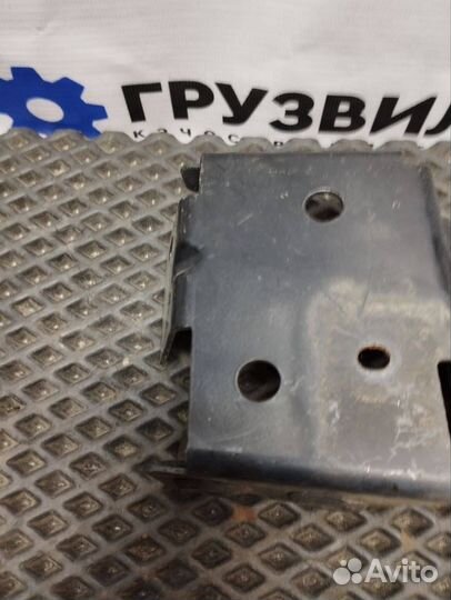 Кронштейн (крепление) Volvo FH4 82857748