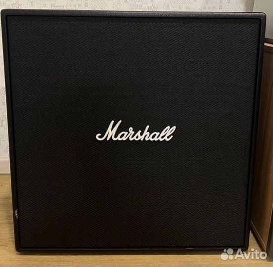 Усилитель и кабинет Marshall для электрогитары