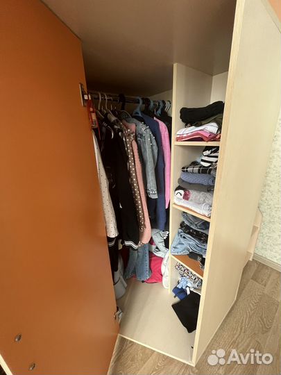 Кровать чердак со столом и шкафом