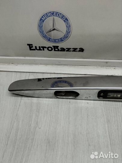 Молдинг крышки багажника Mercedes W164