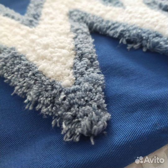 Чехол для подушки с кисточками