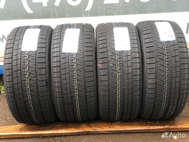 Triangle PL02 255/45 R18