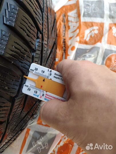 Nokian Tyres Hakkapeliitta R2 215/60 R17