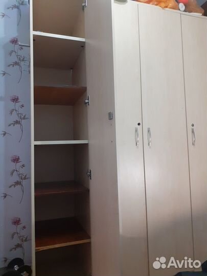 Шкаф