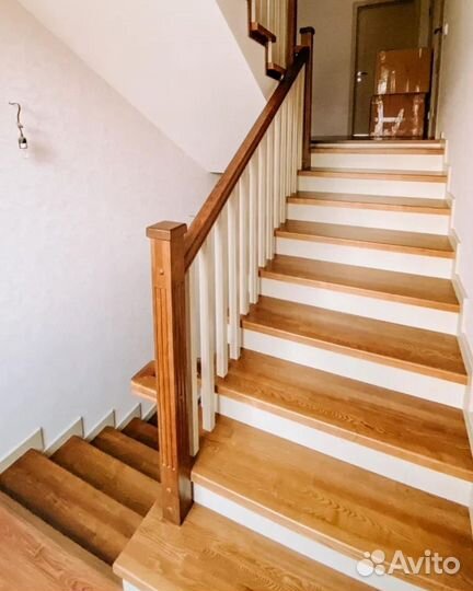 Ступени для лестниц и другие комплектующие О