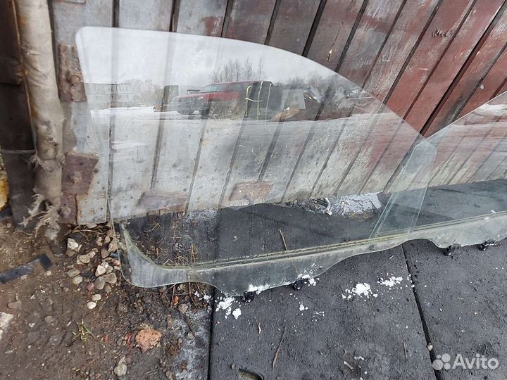 Стекло двери Хендай Н1 Гранд Старекс