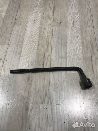 Балонник Ключ балонный Renault logan 2