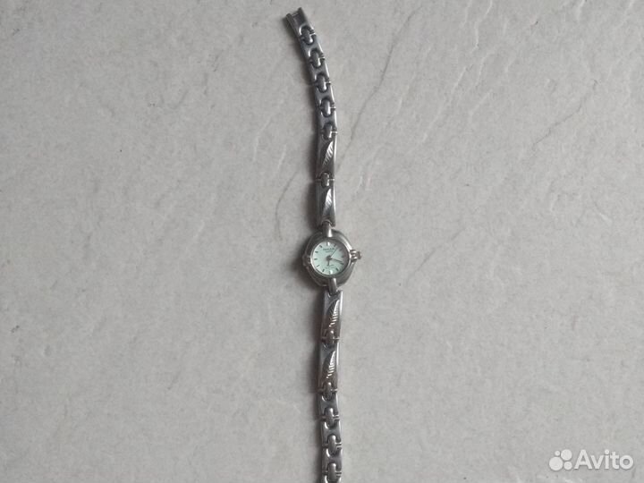 Часы наручные женские Omax