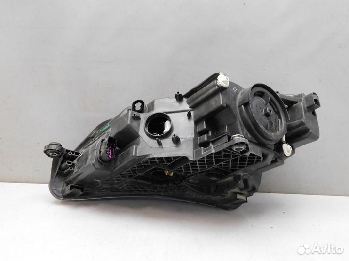 Фара правая Skoda Superb