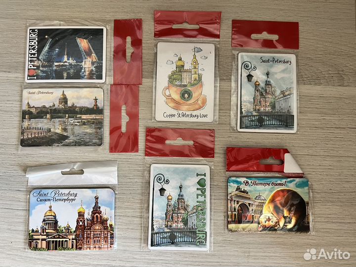 Сувениры магниты брелоки значки Санкт-Петербург