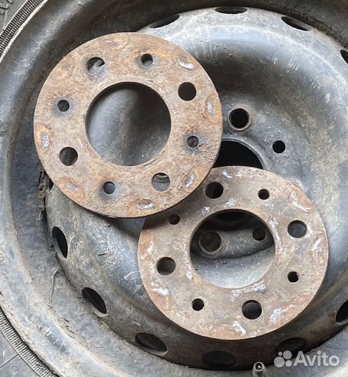 Колесные проставки 4-98