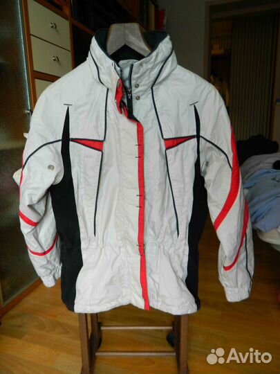 Куртка жен. г/л Nevica, р. 44-46 продается
