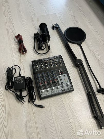 Behringer xenyx 802 микшер / микшерный пульт