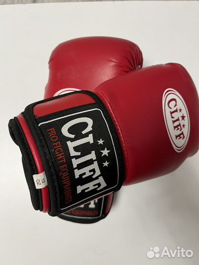 Боксерские перчатки 10 oz бу + шлем