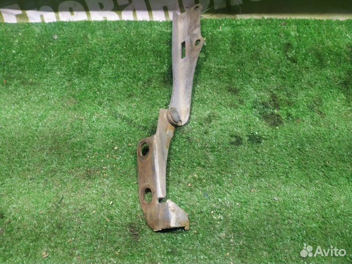 Петля капота левая Nissan Wingroad Y10 GA15DE