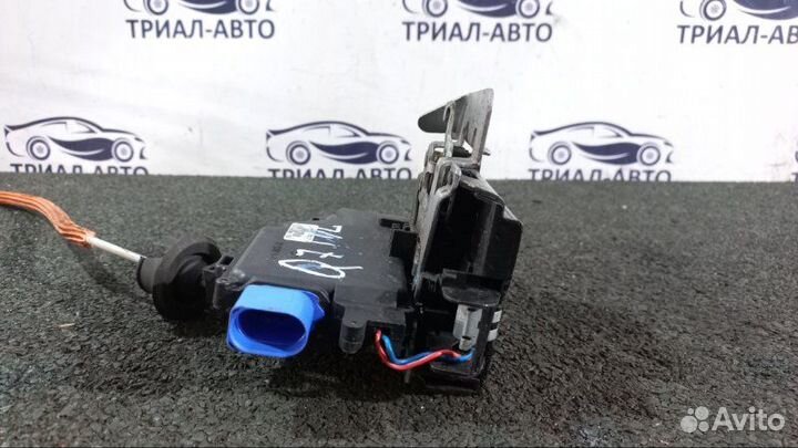 Замок двери передний левый Audi Q7 4L 3.0 diesel