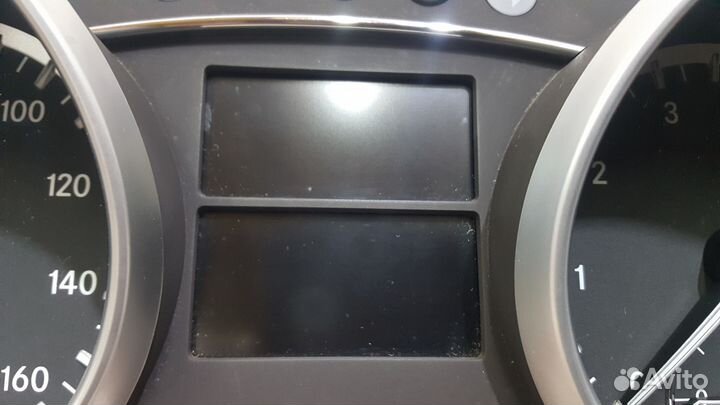 Приборная панель на Mercedes-Benz X164 W251