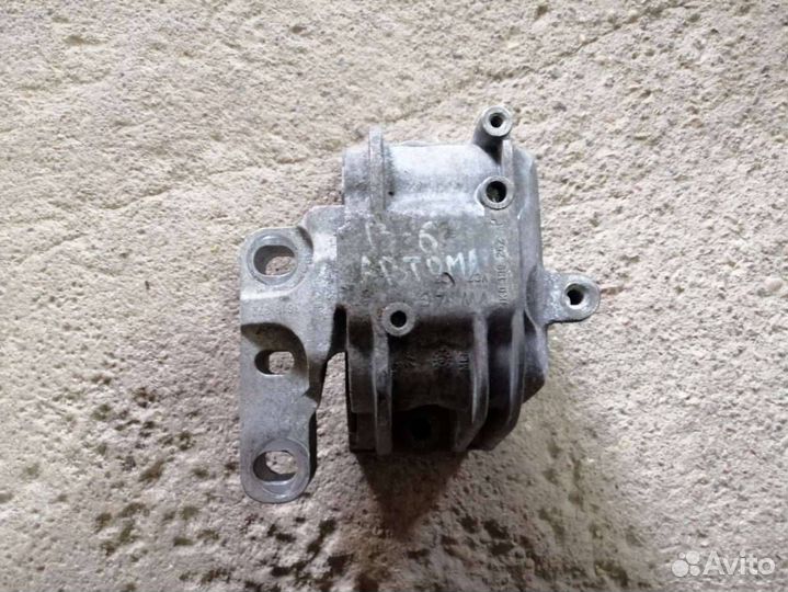 Подушка двигателя Volkswagen Passat B6 1K0199262P