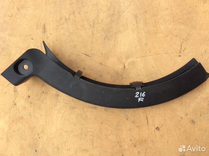 Накладка петли багажника правая Mercedes W216 CL