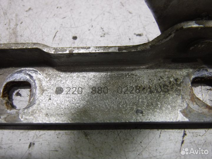 Петля капота правая Mercedes W220 S Class