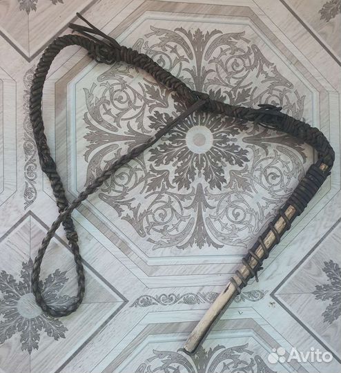 Кнут из кожи