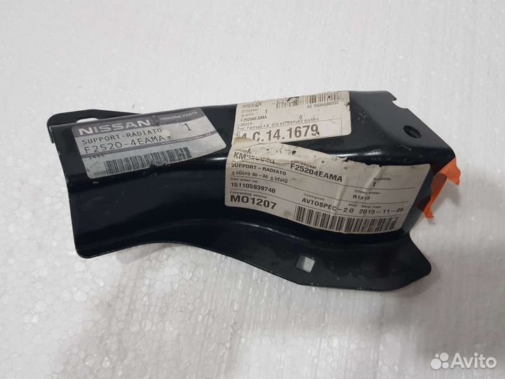 Крепление радиатора правое Nissan Qashqai j11