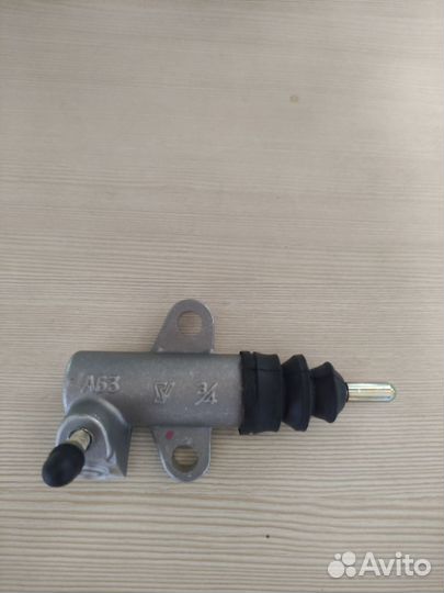 Продам рабочий цилиндр сцепления на Ниссан