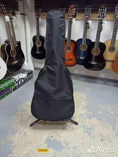 Гитара с чехлом