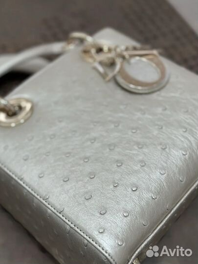 Lady Dior страус