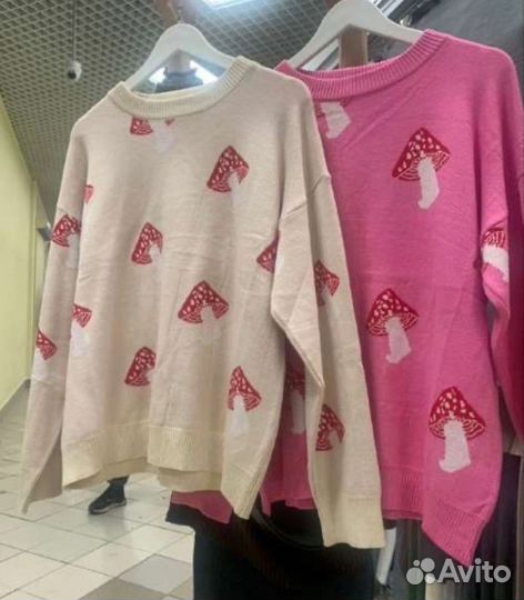 Свитер женский