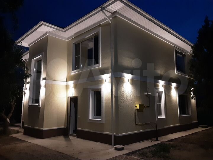 Дом 200 м² на участке 5 сот.