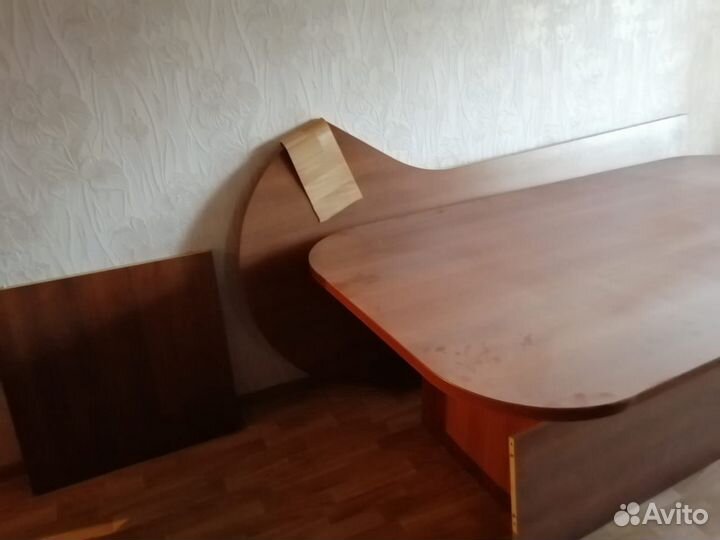 Стол