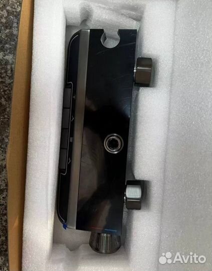 Душевая стойка с термостатом и электронным табло