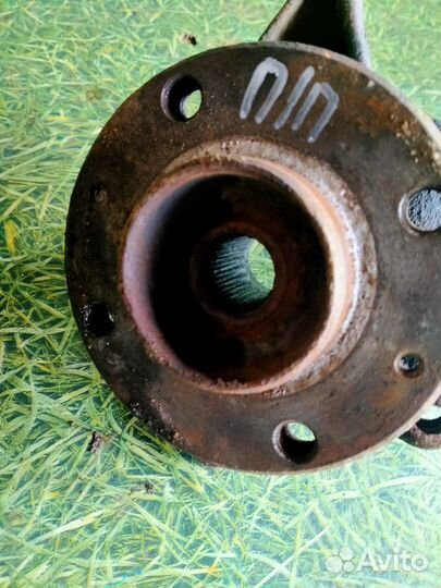 Кулак поворотный передний правый для Пежо 306 1998