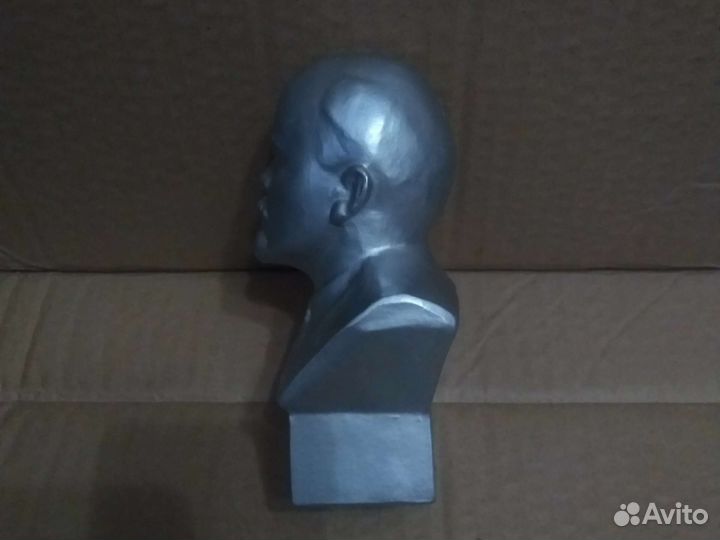 Бюст Ленина
