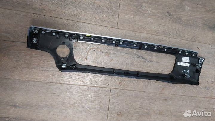 Декоративная накладка Bmw 750Lix F02 N63 4.4I 2009