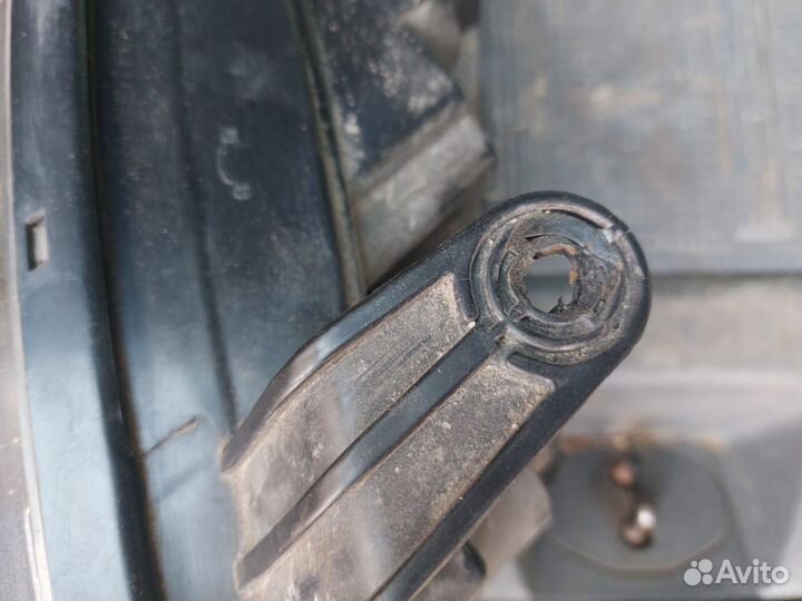 Фара kia cerato правая