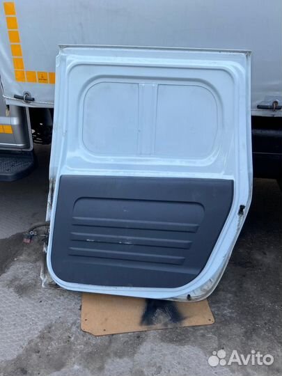 Продам дверь LADA ларгус